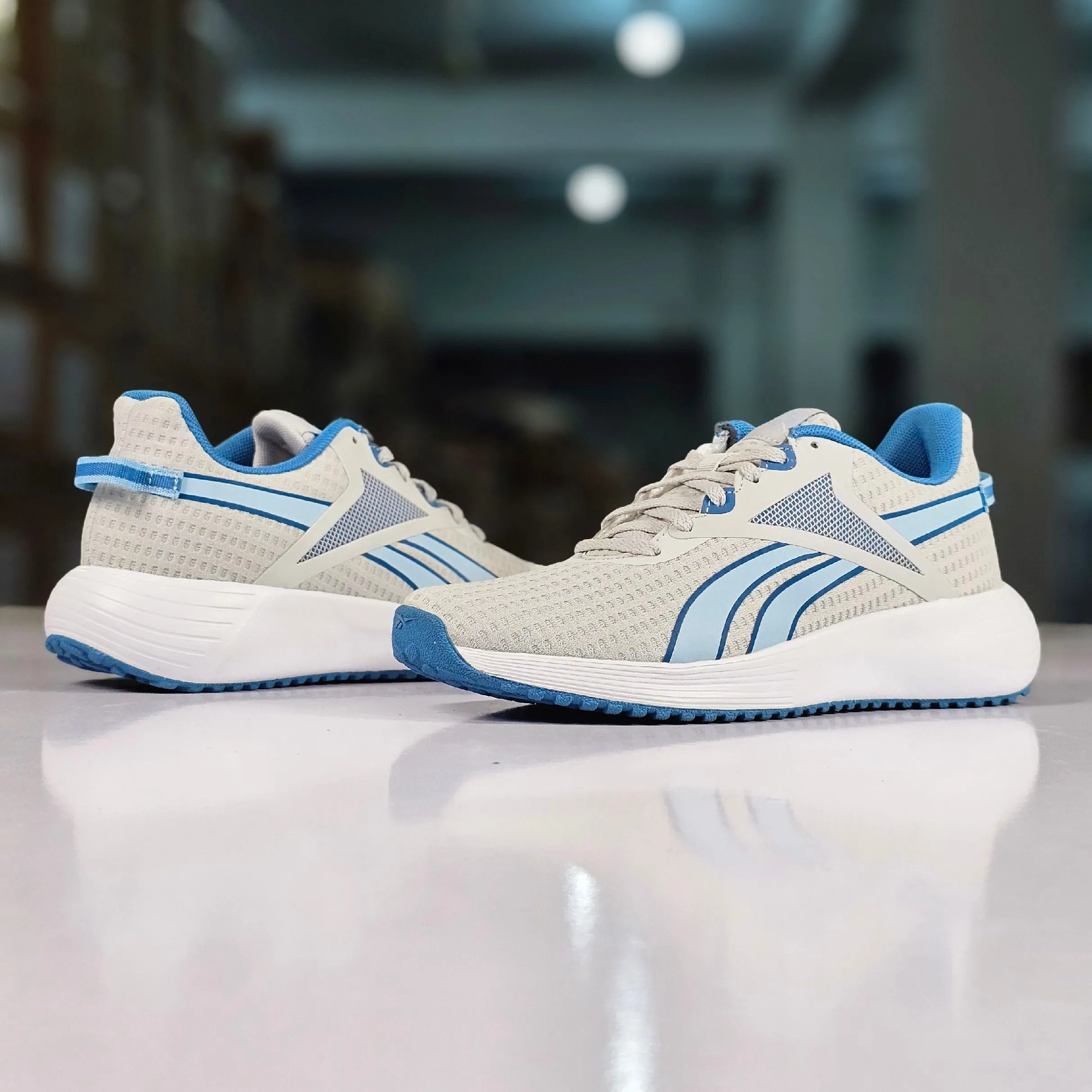 R18 - Women's Reebok Lite Plus 3