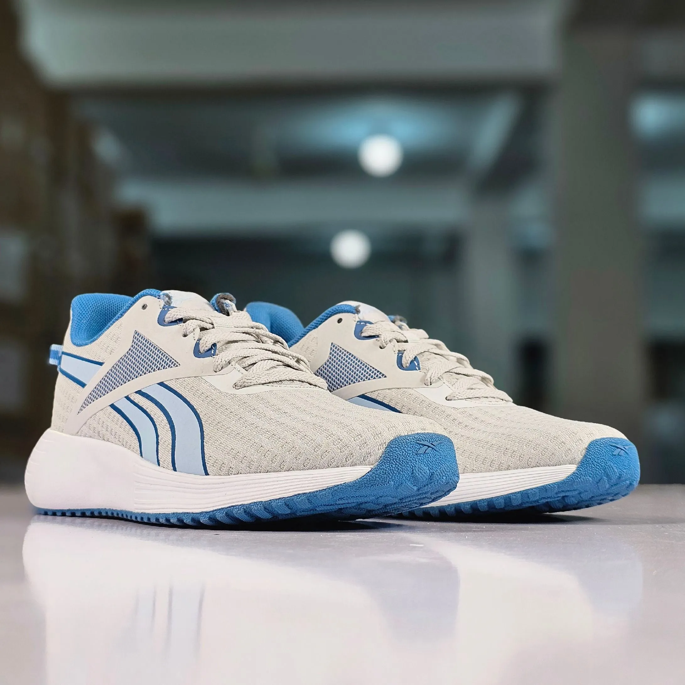 R18 - Women's Reebok Lite Plus 3