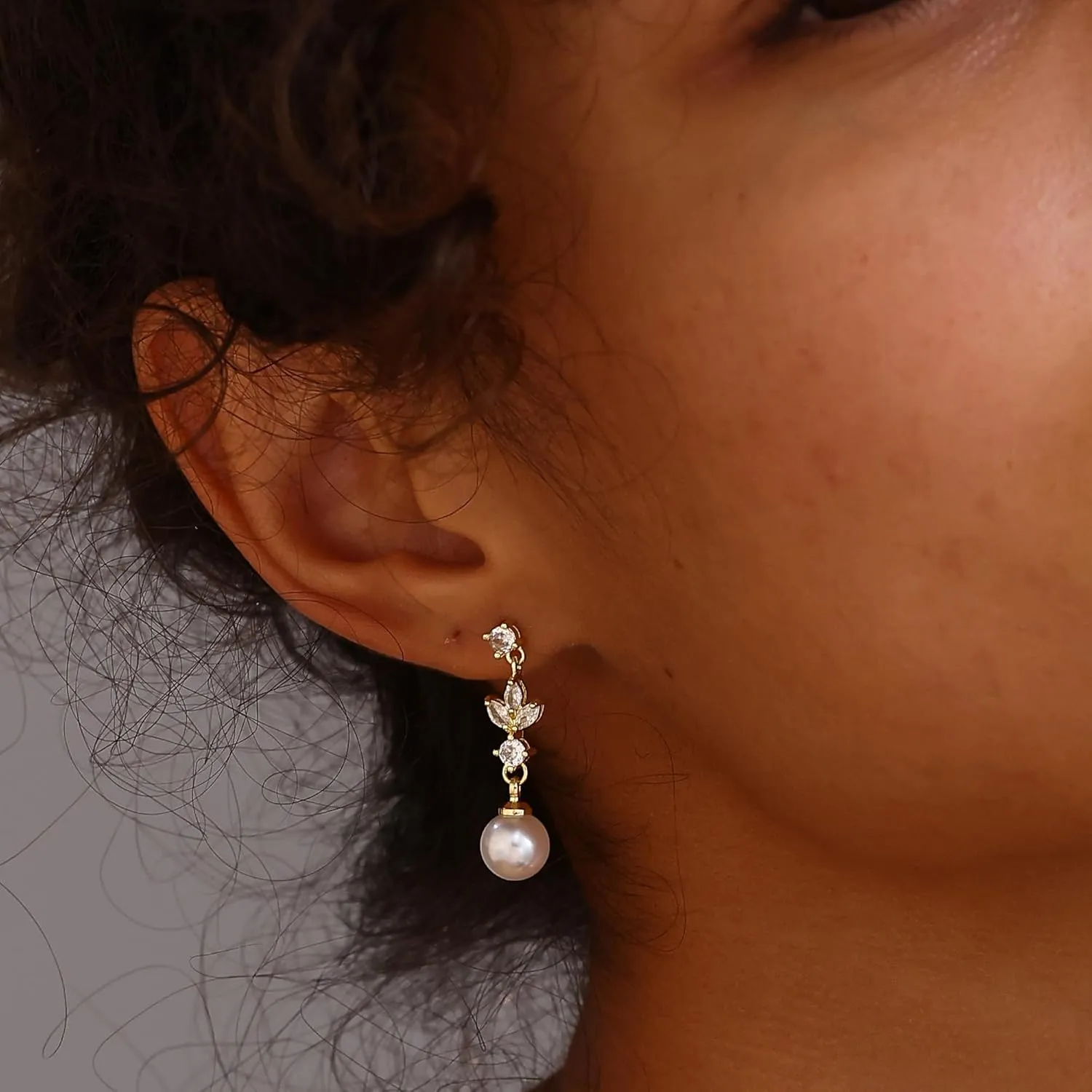 SELSHE Dangle Earrings for Women, 14k Gold Plated Pearl Drop Earring Dainty Gold Earrings for Women Trendy Cute Prom Bridal Earring Long Wedding Pearl Earring Formal Jewelry