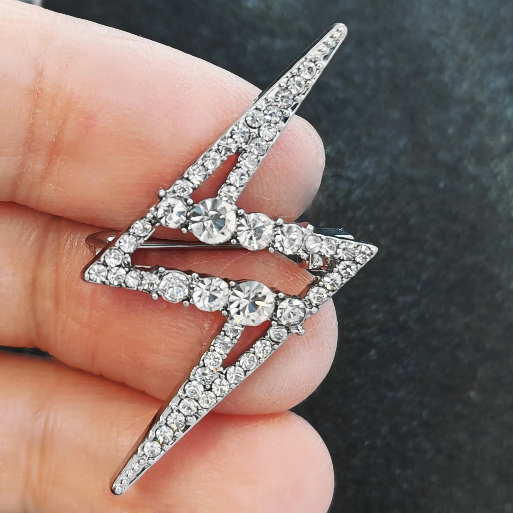 Silver Lightning Bolt Brooch for Unisex – Sparkling Large and Small Rhinestones – Trendy and Stylish Jewelry for Men and Women