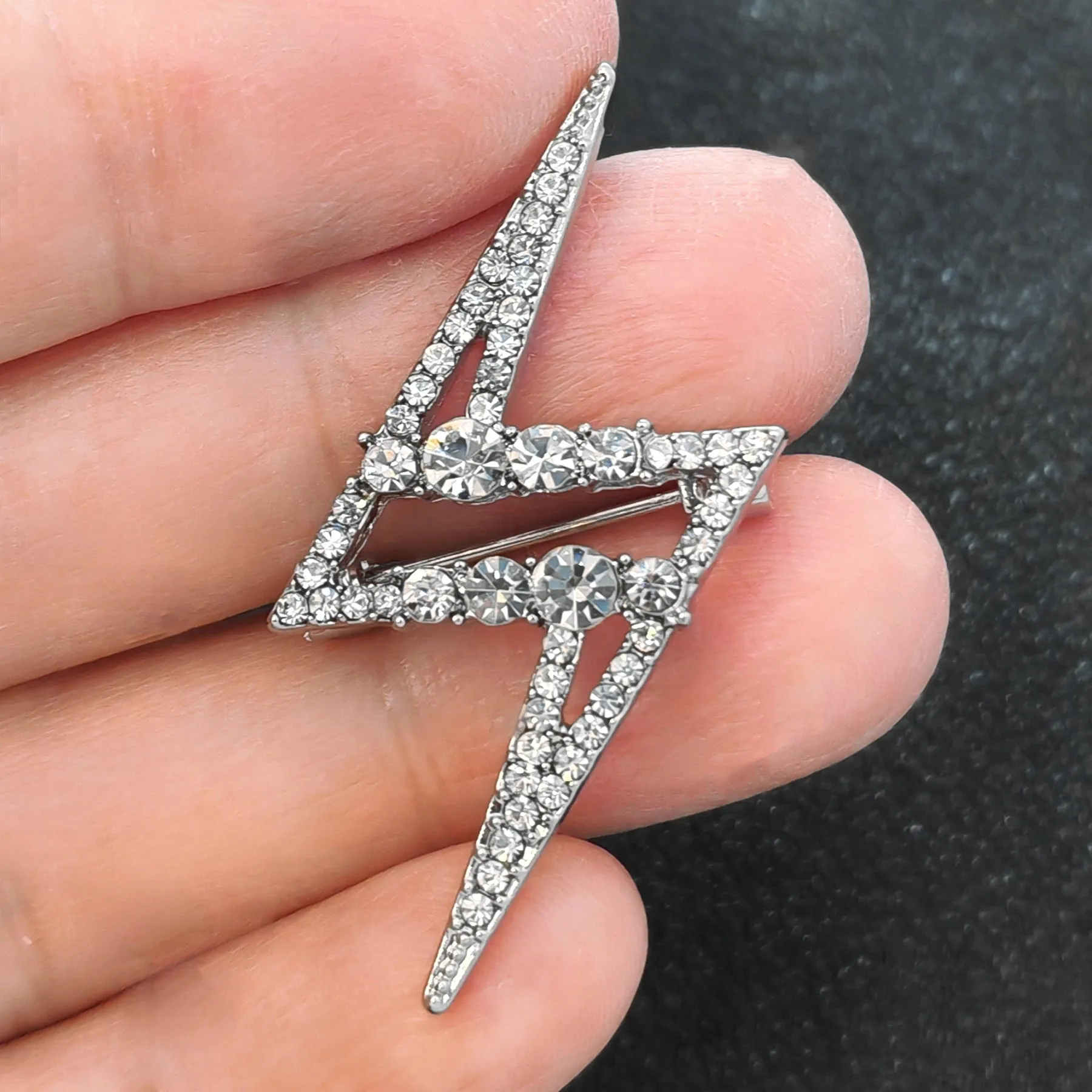 Silver Lightning Bolt Brooch for Unisex – Sparkling Large and Small Rhinestones – Trendy and Stylish Jewelry for Men and Women