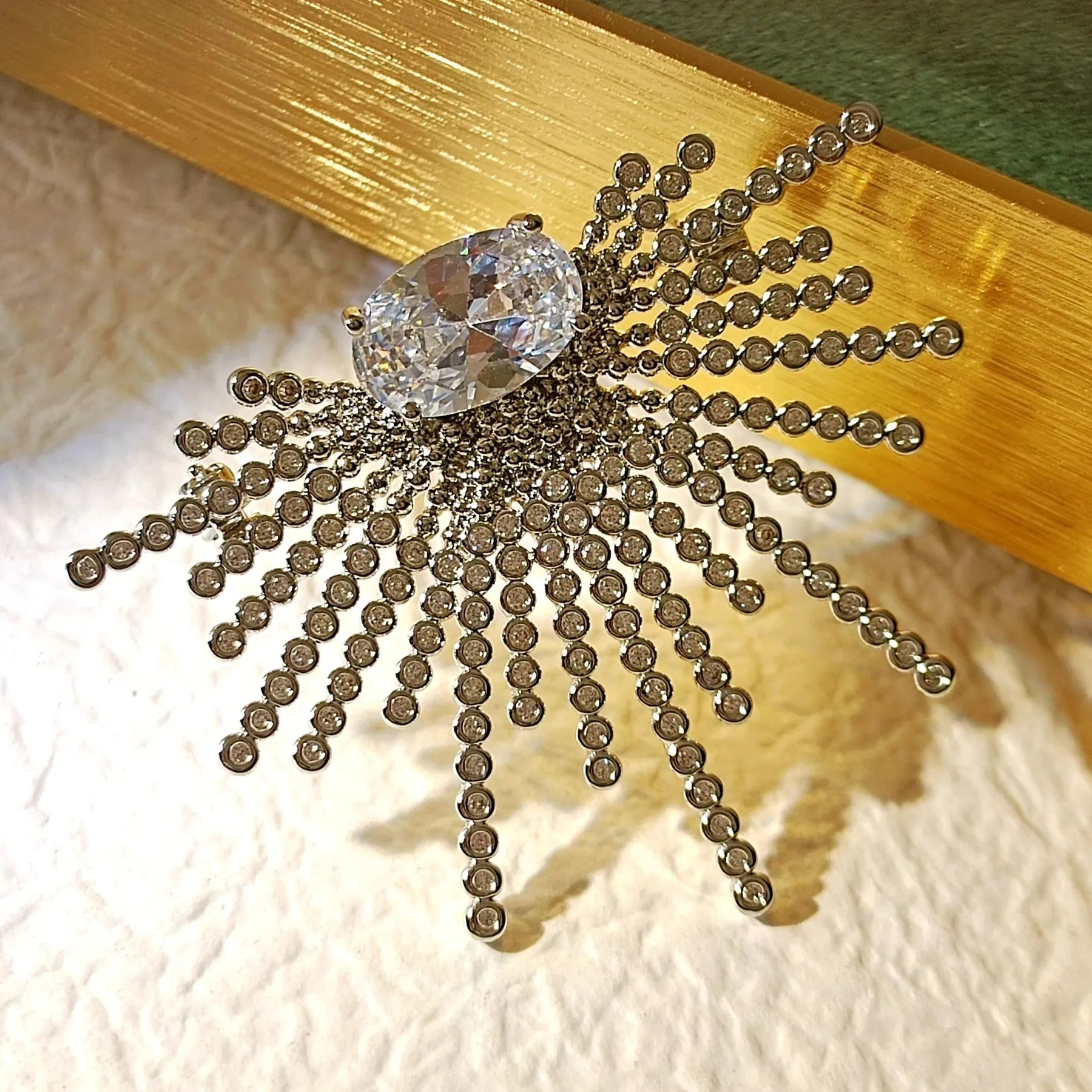 Stunning Splendid Silver Tone Cubic Zircon Sunburst Brooch Pin Daily Wear Jewelry