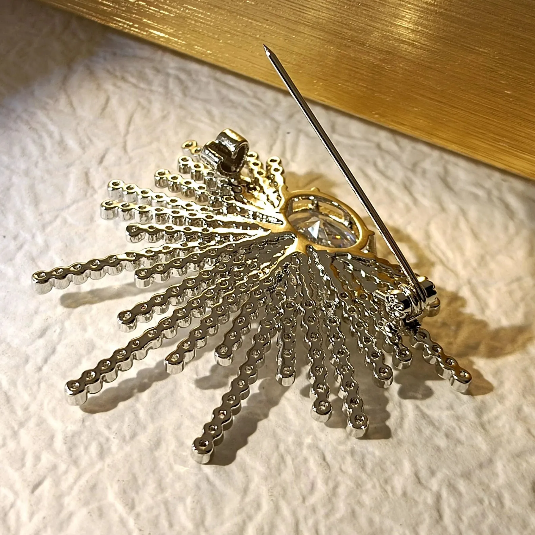 Stunning Splendid Silver Tone Cubic Zircon Sunburst Brooch Pin Daily Wear Jewelry